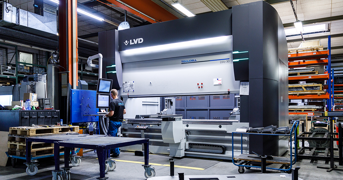 Stellenangebot: CNC Abkanter (m/w/d), Regenstauf