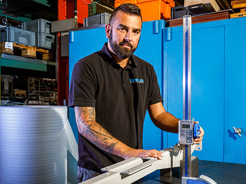 Mitarbeitender aus dem Qualitätsmanagement bei QABUS