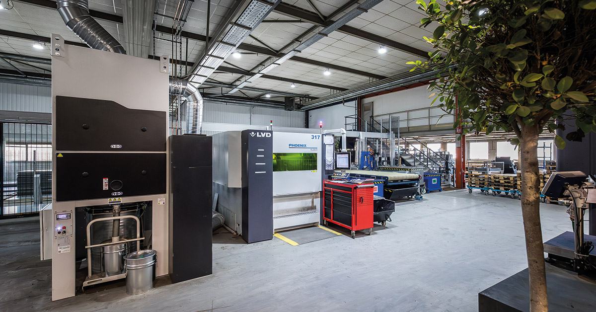 Laserzentrum und automatisiertes Blechlager bei QABUS